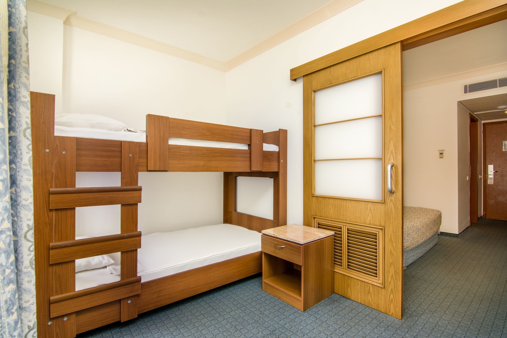 هتل پر دلتا آلانیا